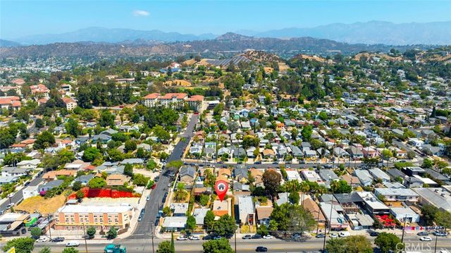 4909 York, Los Angeles, CA 90042