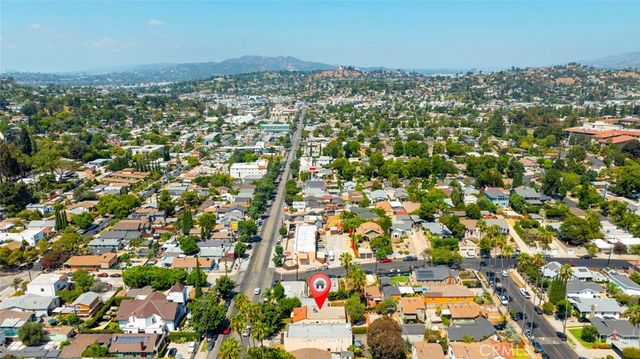 4909 York, Los Angeles, CA 90042
