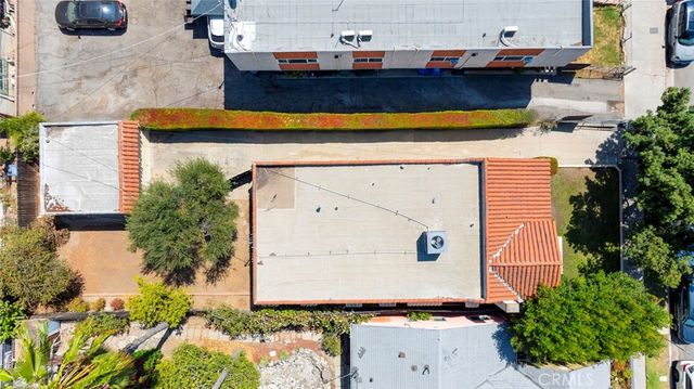 4909 York, Los Angeles, CA 90042