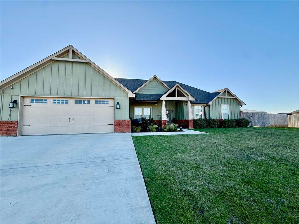 12410 Bighorn Lane, Elgin, OK 73538