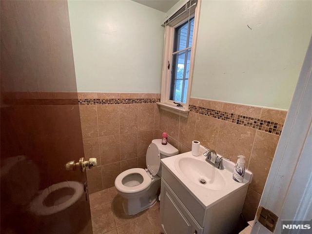 102 S Maple C, Ridgewood, NJ 07450