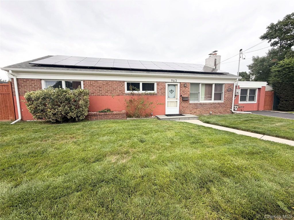 963 Hastings Street, Baldwin, NY 11510 — photo 2