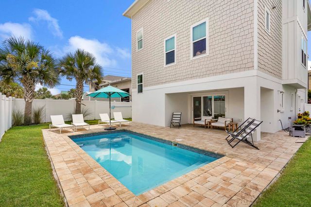 104 7Th St, St Augustine, FL 32080