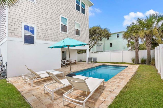104 7Th St, St Augustine, FL 32080
