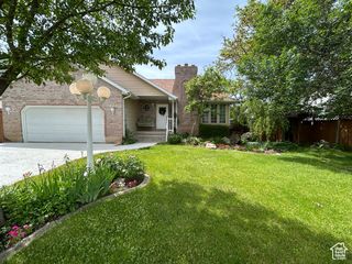 829 E 1925 N, North Ogden, UT 84414