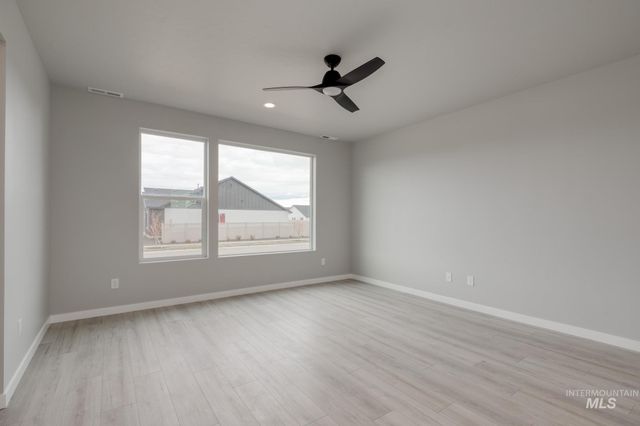 6651 W Fairy Falls Dr, Meridian, ID 83646