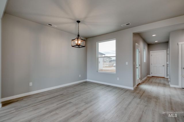 6651 W Fairy Falls Dr, Meridian, ID 83646