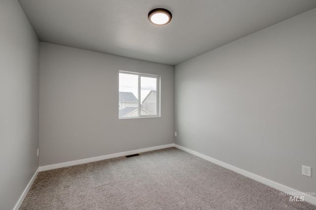 6651 W Fairy Falls Dr, Meridian, ID 83646