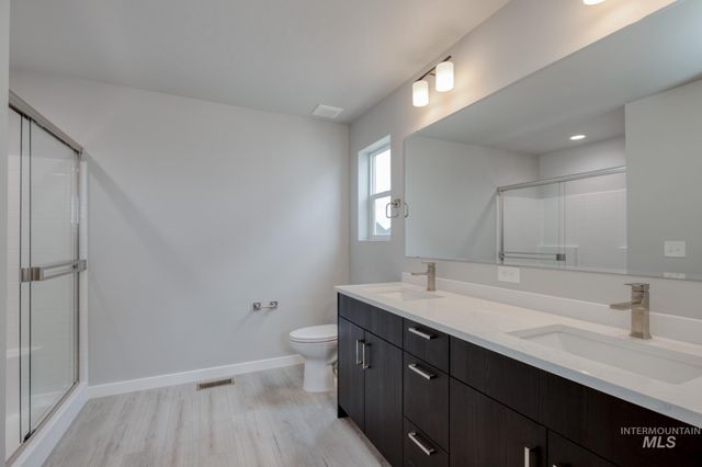 6651 W Fairy Falls Dr, Meridian, ID 83646