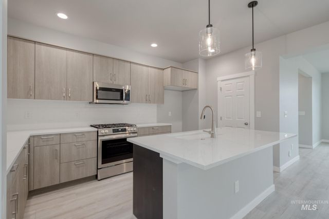 6651 W Fairy Falls Dr, Meridian, ID 83646