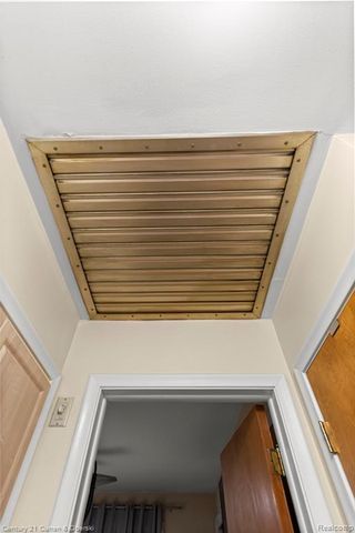 25703 Loch Lomond Drive, Dearborn Heights, MI 48125