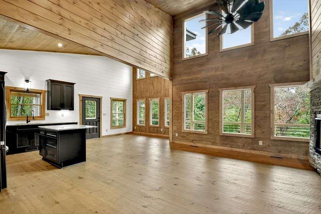 288 Windy Valley, Blue Ridge, GA 30513