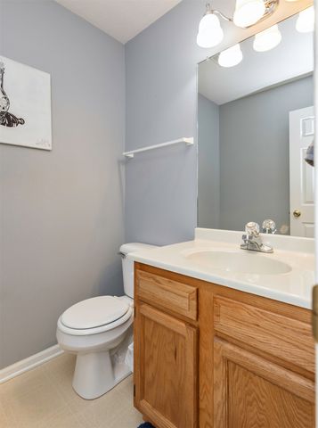 1400 S 52nd Street 21, West Des Moines, IA 50265