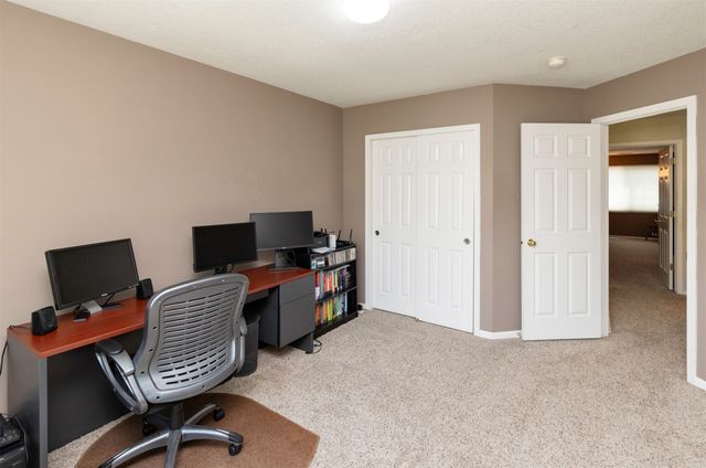 1400 S 52nd Street 21, West Des Moines, IA 50265
