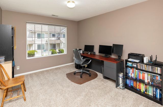 1400 S 52nd Street 21, West Des Moines, IA 50265