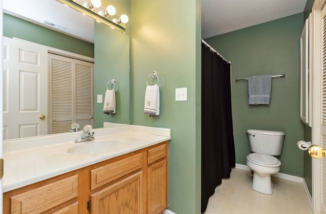 1400 S 52nd Street 21, West Des Moines, IA 50265