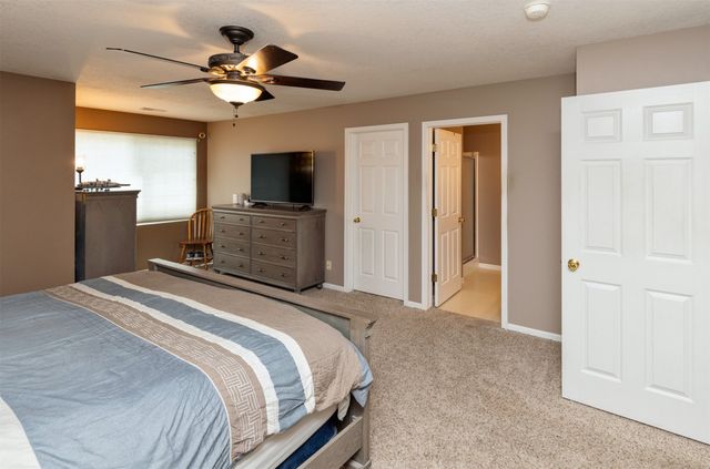 1400 S 52nd Street 21, West Des Moines, IA 50265