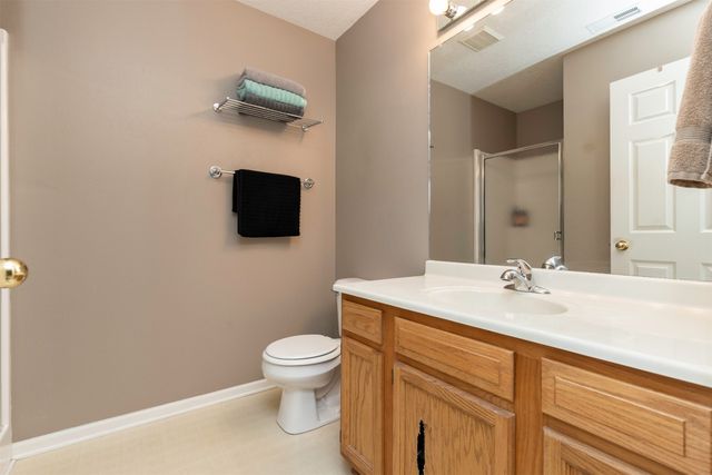 1400 S 52nd Street 21, West Des Moines, IA 50265