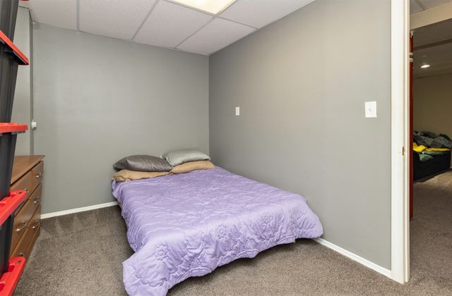1400 S 52nd Street 21, West Des Moines, IA 50265