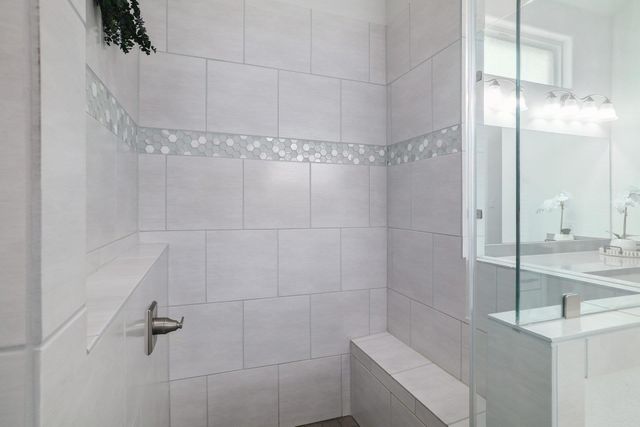 213 Encore DR, Liberty Hill, TX 78642