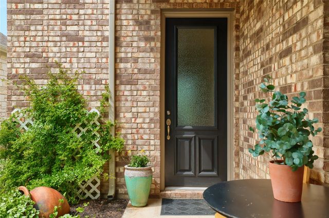 213 Encore DR, Liberty Hill, TX 78642