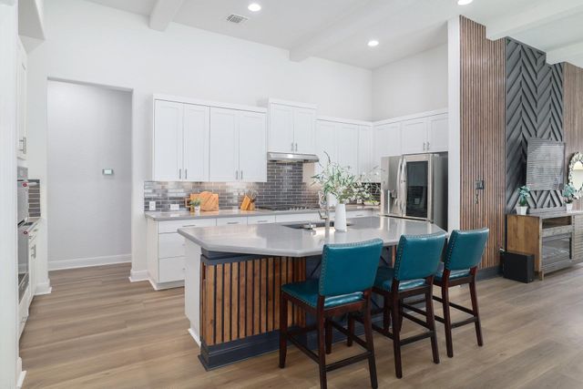 213 Encore DR, Liberty Hill, TX 78642