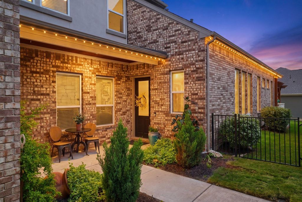 213 Encore DR, Liberty Hill, TX 78642