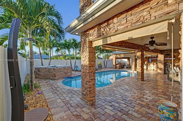 16610 SW 141st Ct, Miami, FL 33177