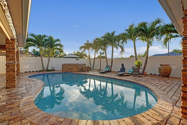 16610 SW 141st Ct, Miami, FL 33177