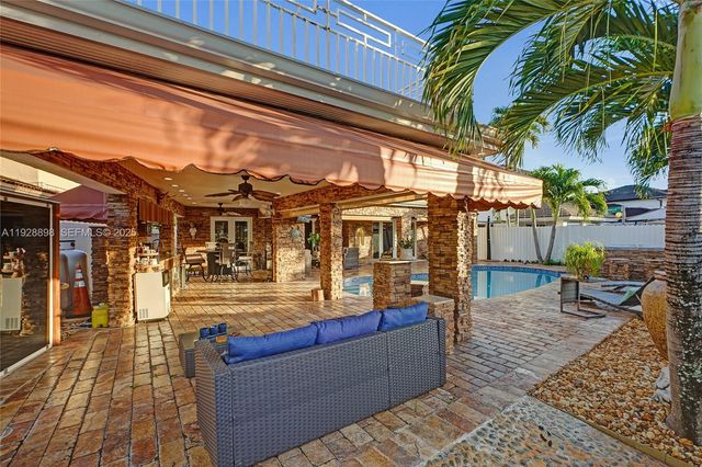 16610 SW 141st Ct, Miami, FL 33177