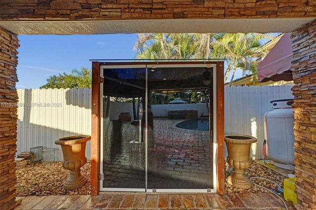 16610 SW 141st Ct, Miami, FL 33177