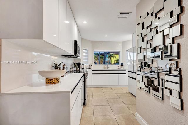 16610 SW 141st Ct, Miami, FL 33177