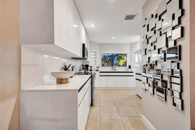 16610 SW 141st Ct, Miami, FL 33177