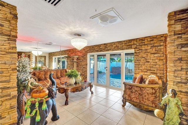 16610 SW 141st Ct, Miami, FL 33177