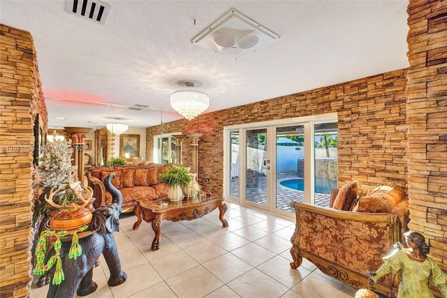 16610 SW 141st Ct, Miami, FL 33177