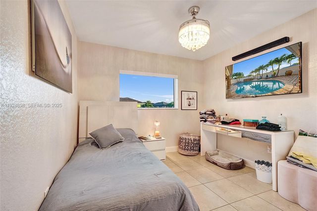 16610 SW 141st Ct, Miami, FL 33177