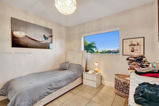 16610 SW 141st Ct, Miami, FL 33177