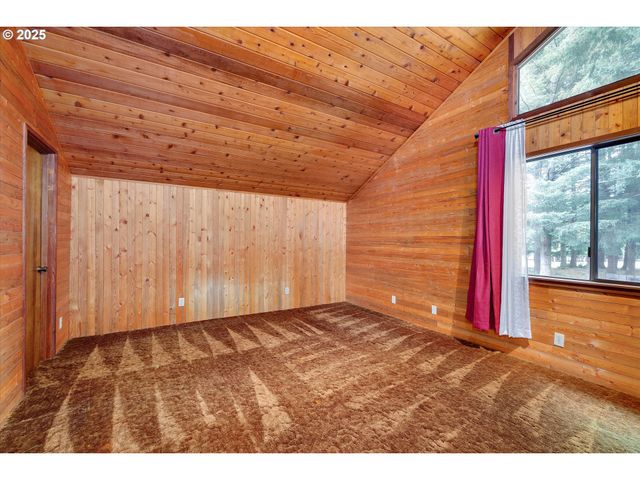 25164 S SPRINGWATER Rd, Estacada, OR 97023