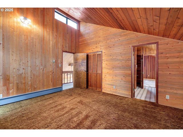 25164 S SPRINGWATER Rd, Estacada, OR 97023