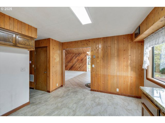 25164 S SPRINGWATER Rd, Estacada, OR 97023