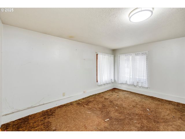 25164 S SPRINGWATER Rd, Estacada, OR 97023