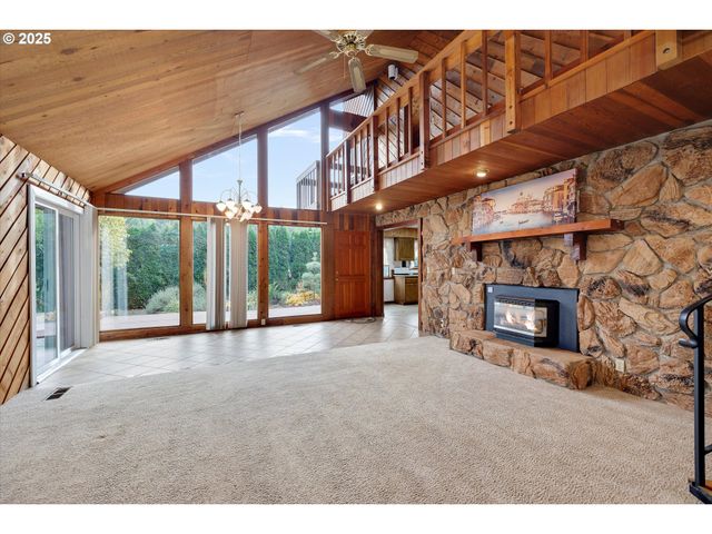 25164 S SPRINGWATER Rd, Estacada, OR 97023