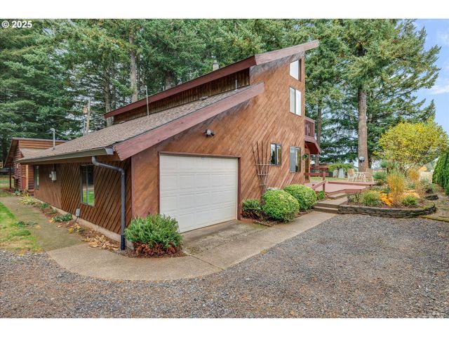 25164 S SPRINGWATER Rd, Estacada, OR 97023