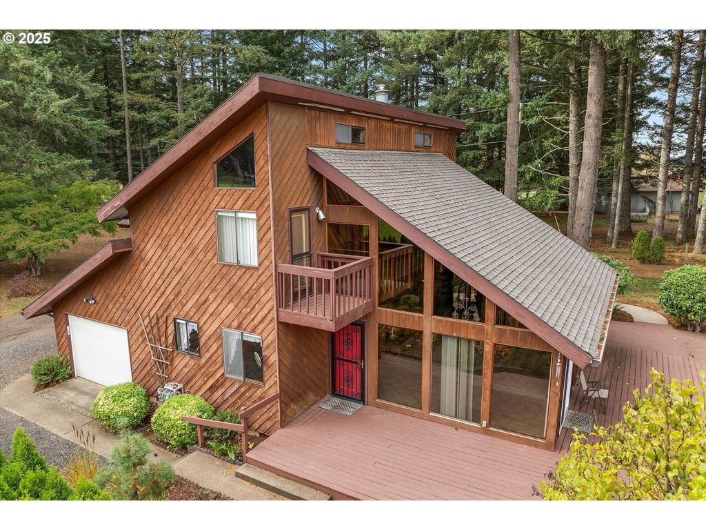25164 S SPRINGWATER Rd, Estacada, OR 97023