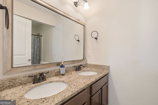 16 Telford Street, Savannah, GA 31407