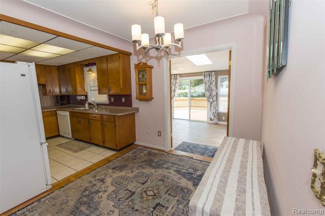 1225 Genella Street, Waterford, MI 48328