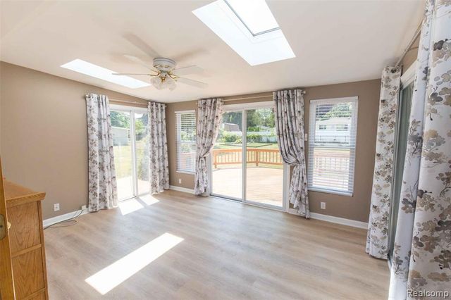 1225 Genella Street, Waterford, MI 48328