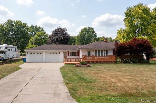 1225 Genella Street, Waterford, MI 48328