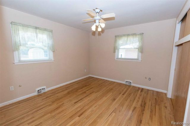1225 Genella Street, Waterford, MI 48328