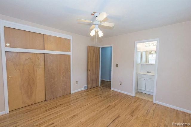 1225 Genella Street, Waterford, MI 48328
